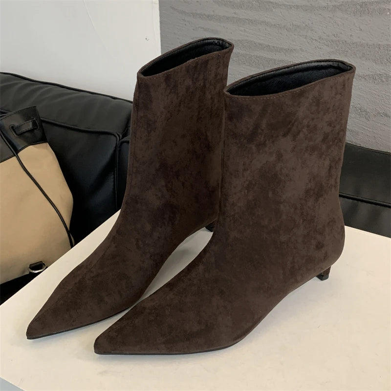 Bottines Femme Bout Pointu, Aspect Daim, Petit Talon Fin – coloris marron foncé