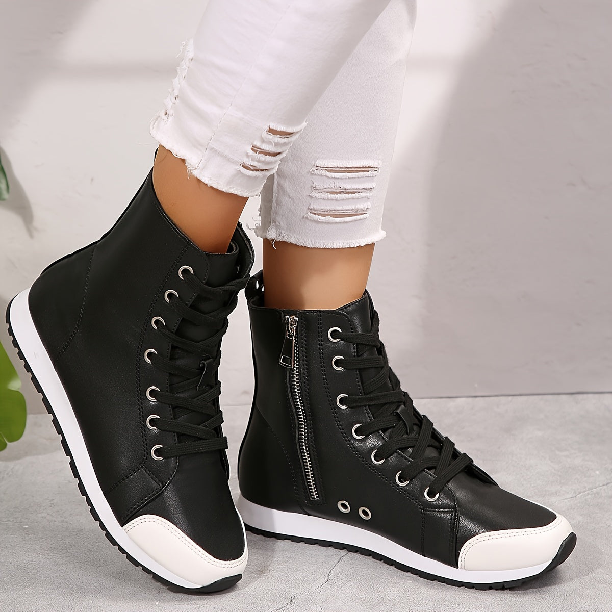 Bottines Sport Femme Similicuir, Lacets et Zip – coloris noir