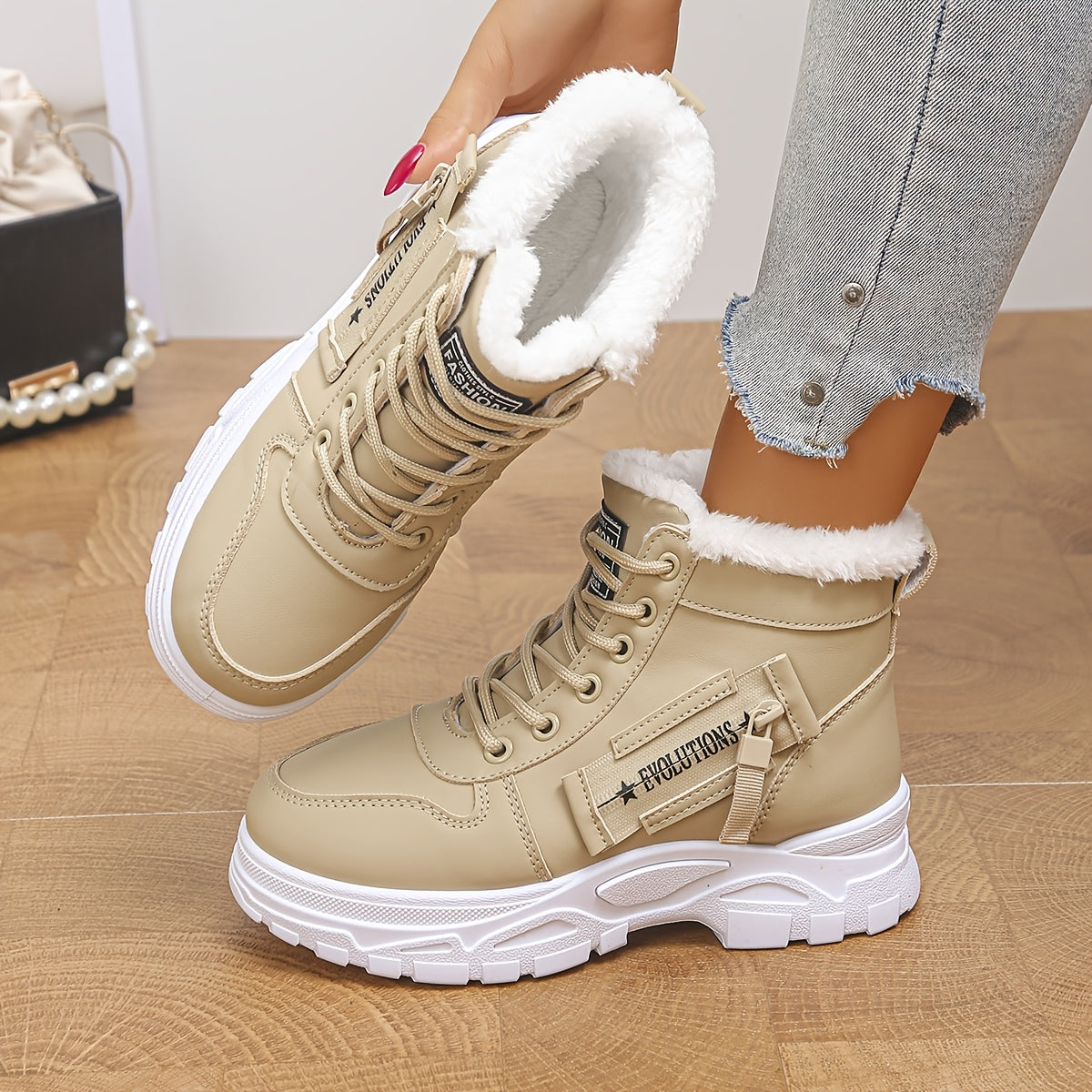 Bottes Fourrées Femme Style Basket, Similicuir, Lacets – coloris beige