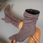 Bottes Daim Femme, Talon Fin Plissé – coloris gris foncé