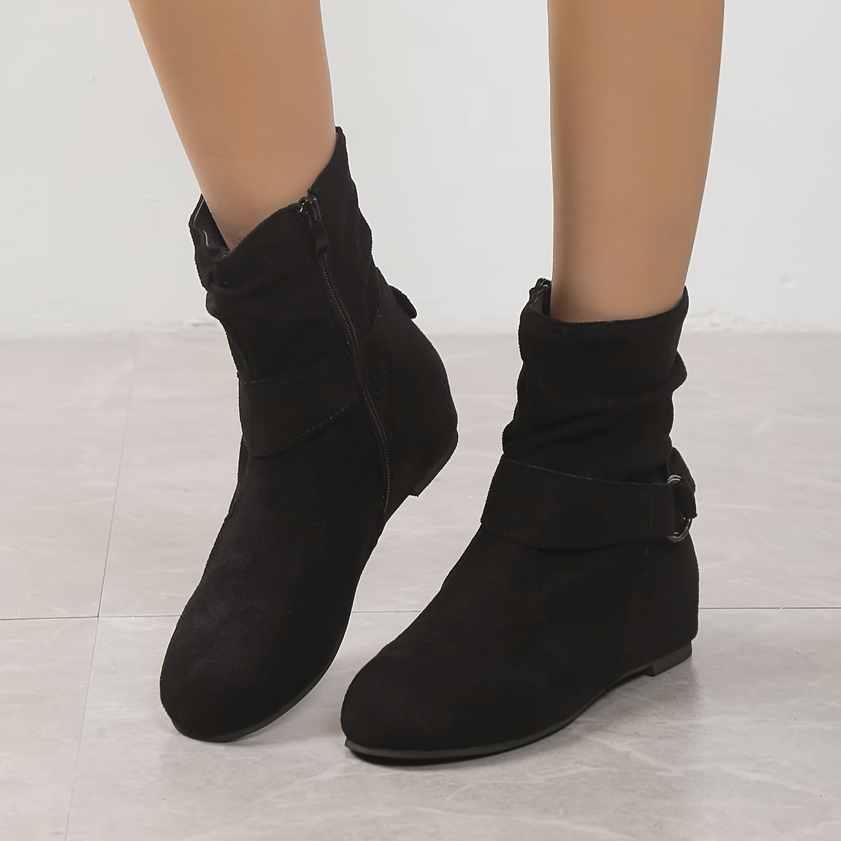 Bottines Femme Aspect Daim, Tige Froncée, Zip et Boucle, vue 12