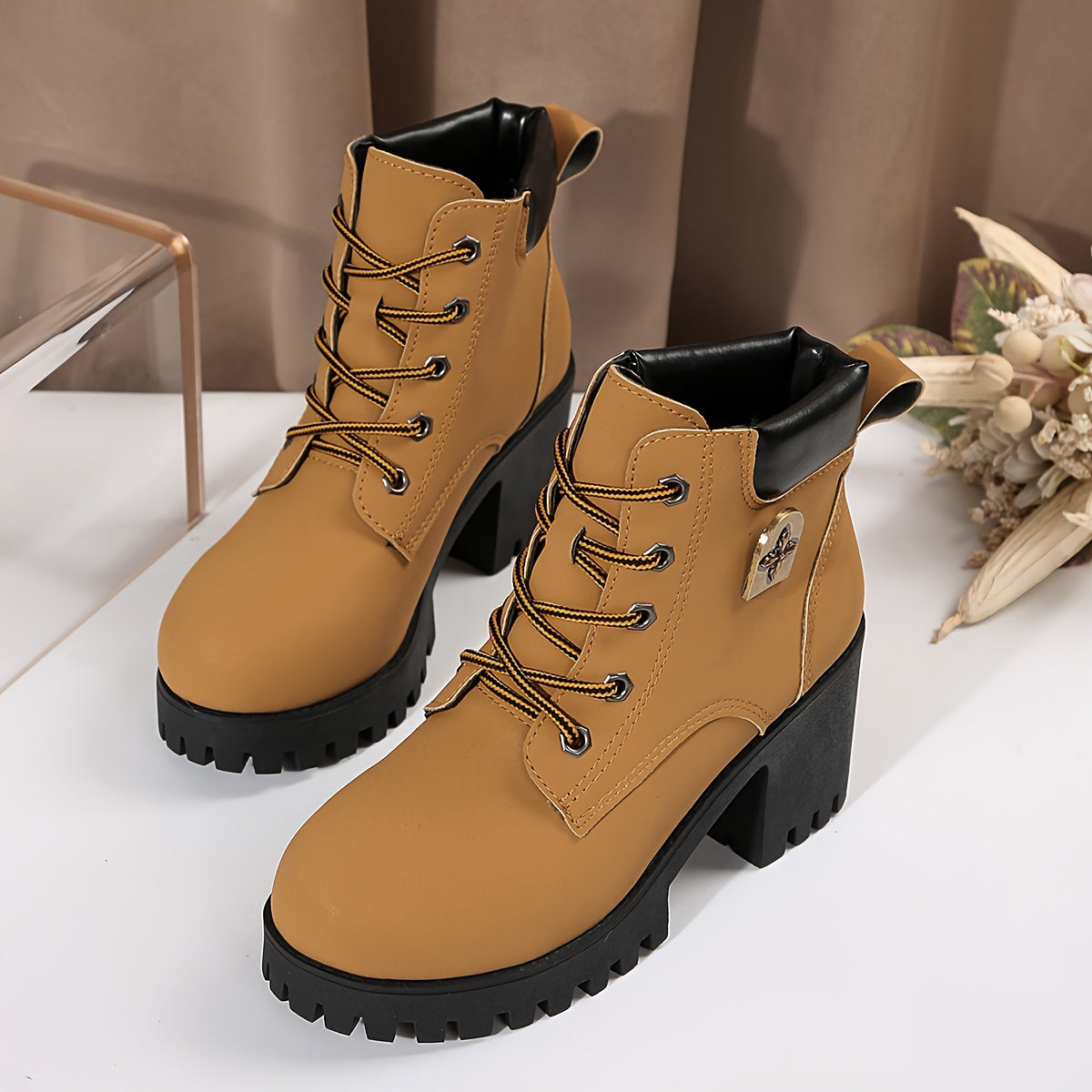 Bottes à Lacets Femme Courtes, Talon Haut Cranté, vue 2