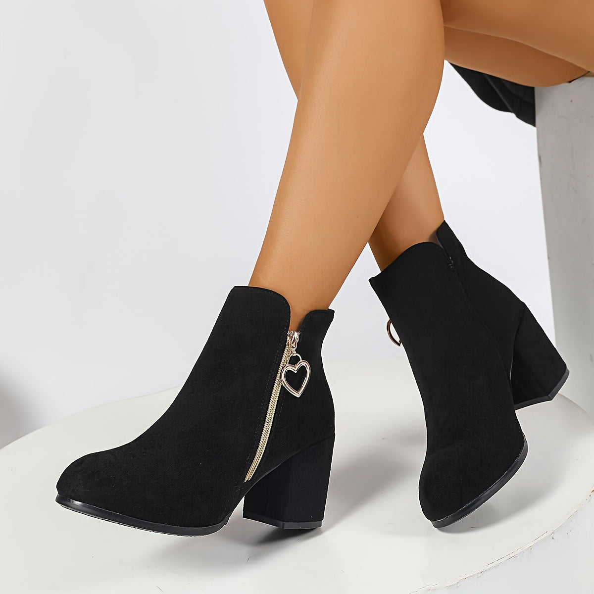 Bottines Noires Femme Aspect Daim, Talon Bloc, Zip Cœur, vue 5