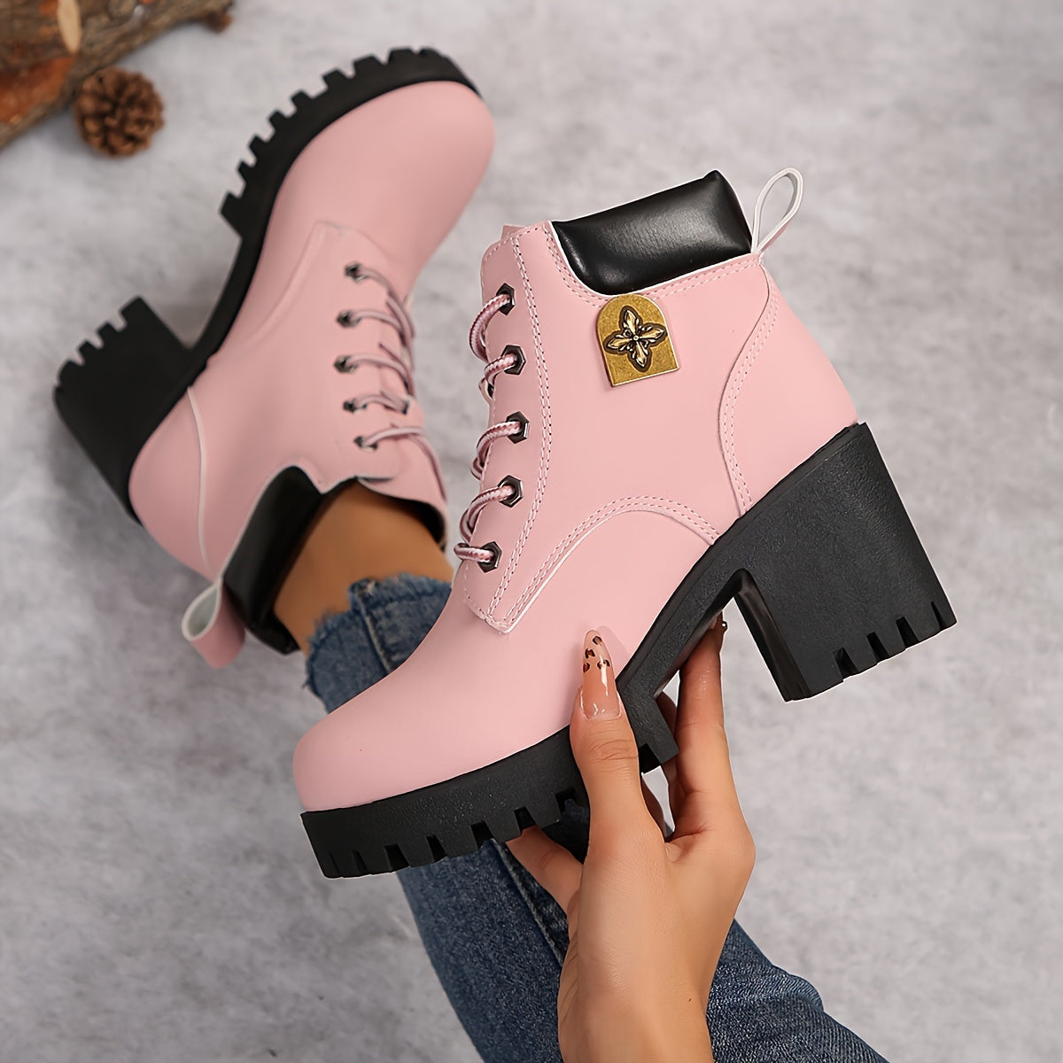 Bottes à Lacets Femme Courtes, Talon Haut Cranté – coloris rose vif