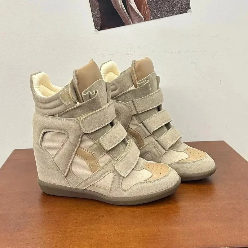 Bottines Compensées Femme Style Baskets, Croûte de Cuir – coloris beige clair