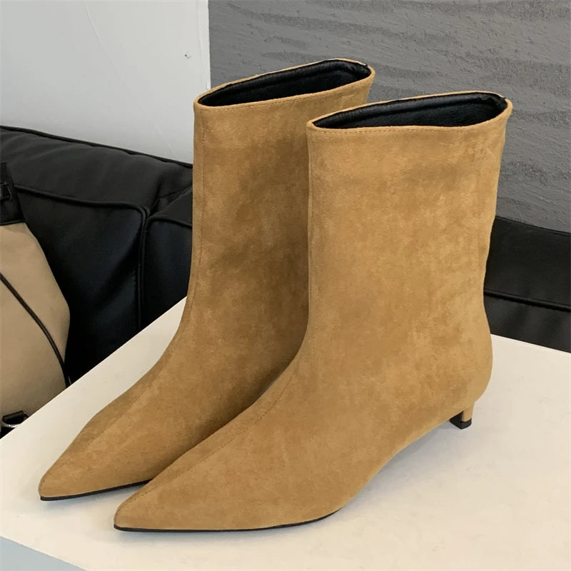Bottines Femme Bout Pointu, Aspect Daim, Petit Talon Fin – coloris camel
