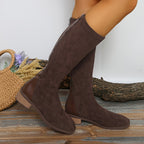 Bottes Hautes Femme Aspect Daim, Bout Carré, Zip Arrière – coloris marron foncé
