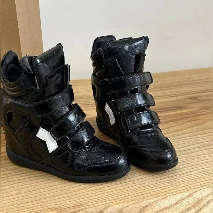 Bottines Compensées Femme Style Baskets, Croûte de Cuir – coloris noir verni