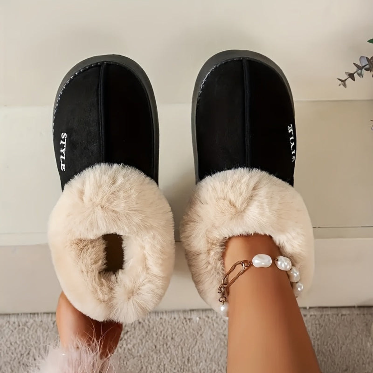Chausson Botte Femme en Peluche, 3 Coloris – coloris noir